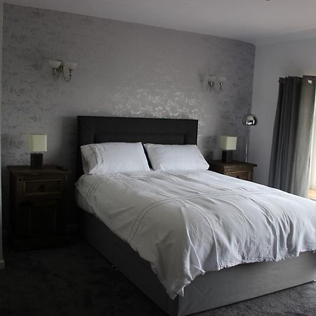 The New Lodge Pontardawe ภายนอก รูปภาพ