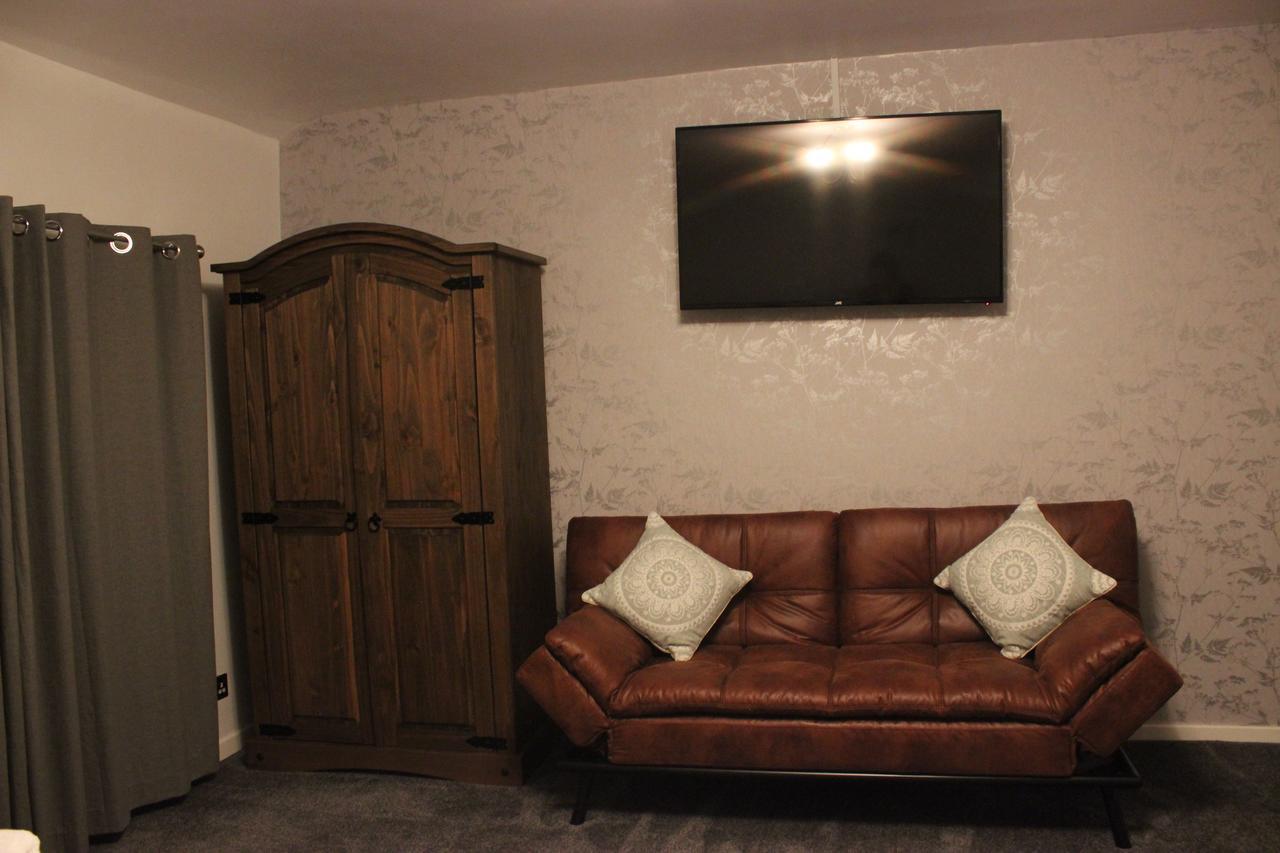 The New Lodge Pontardawe ภายนอก รูปภาพ