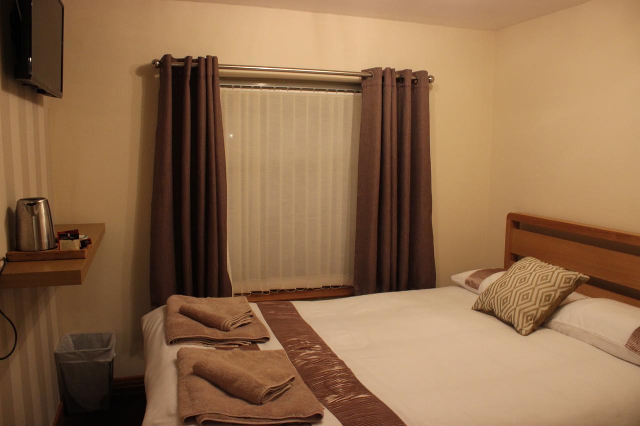 The New Lodge Pontardawe ภายนอก รูปภาพ