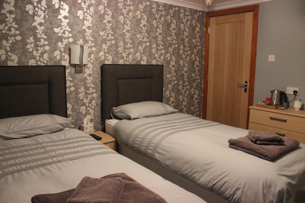 The New Lodge Pontardawe ภายนอก รูปภาพ