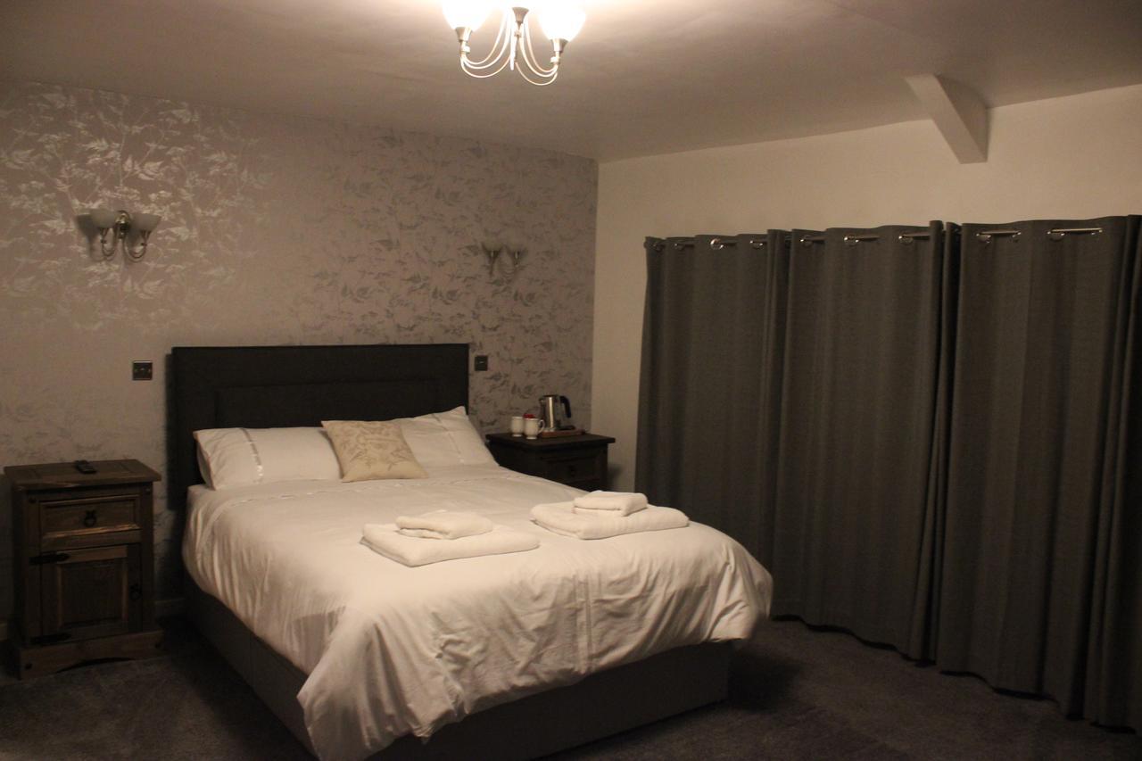 The New Lodge Pontardawe ภายนอก รูปภาพ