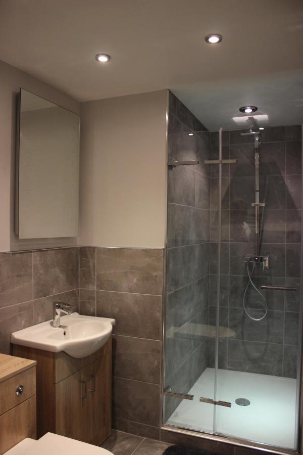 The New Lodge Pontardawe ภายนอก รูปภาพ